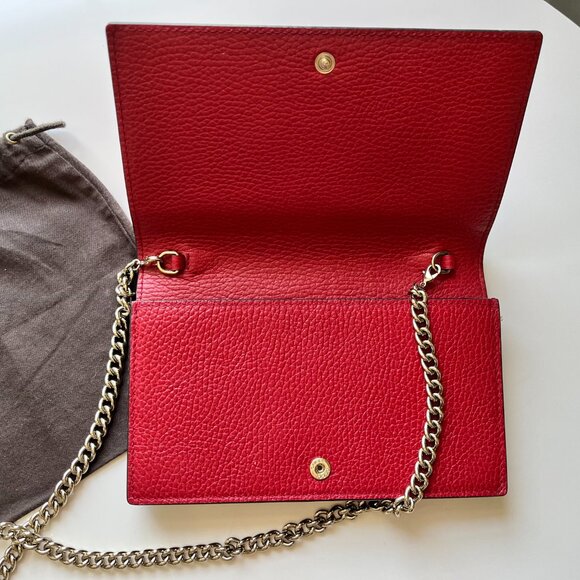 GUCCI LEATHER INTERLOCKING WALLET ON CHAIN (WOC) **Authentic** - Picture 3 of 11